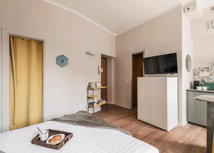The Rent - Bright In The Historic Center Of Apartment *