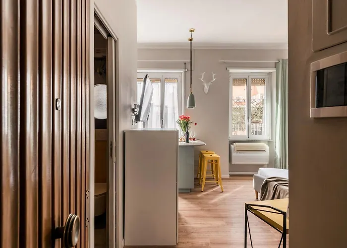 The Rent - Bright In The Historic Center Of Rom