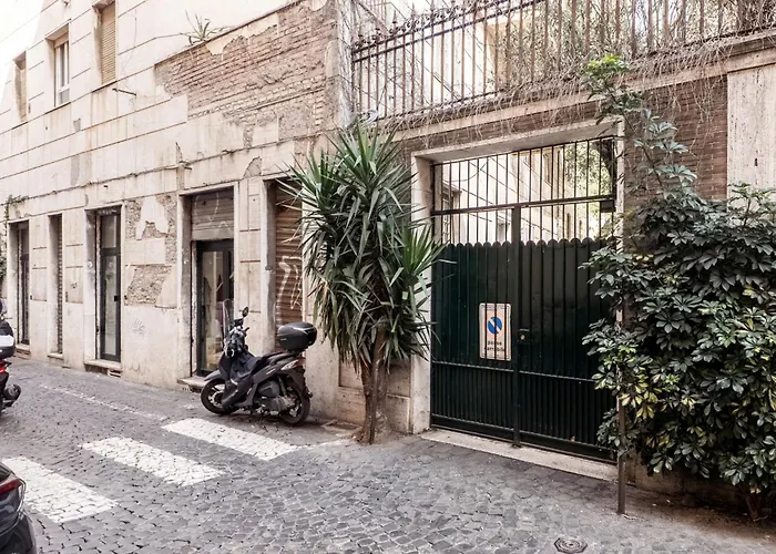 Apartment The Rent - Bright In The Historic Center Of Rom